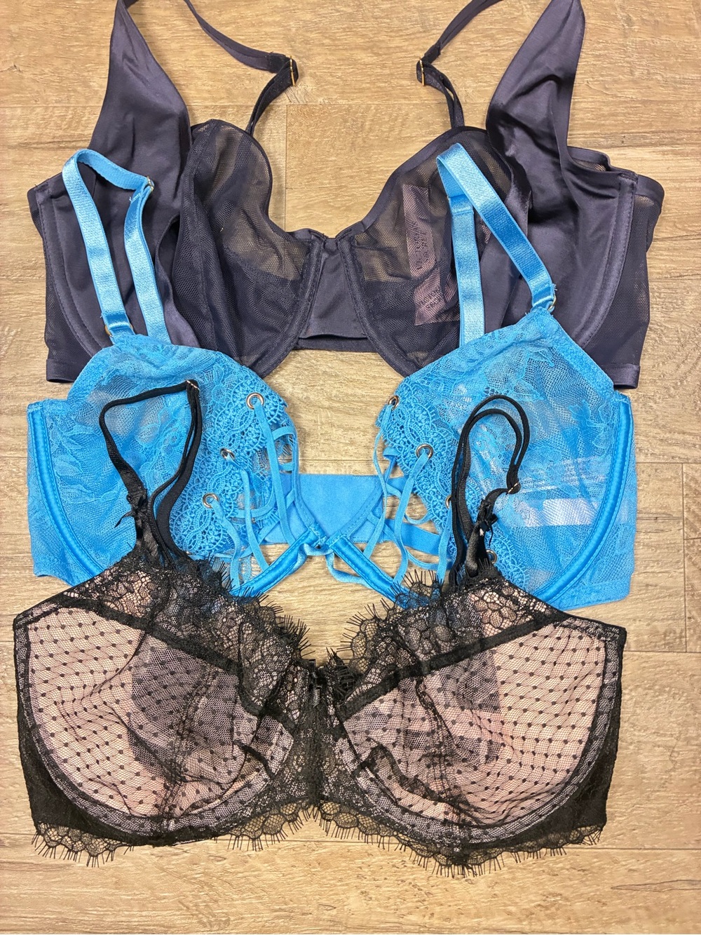 Victoria Secret 3 Underwired Lace Bras Unlined Balconete Low Cut Demi Push Up - Picture 7 of 12